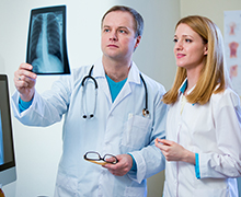 Indikation Tuberkulose: In der ASV arbeiten niedergelassene und Krankenhausärzte eng zusammen Indikation Tuberkulose: In der ASV arbeiten niedergelassene und Krankenhausärzte eng zusammen